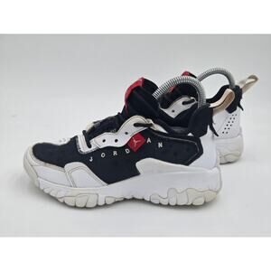 Air Jordan Delta 2 Chicago Black White Red GS Size 4Y